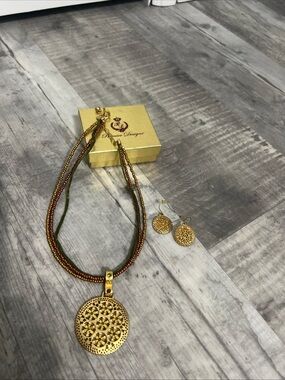 Premier Designs Bamboo Filigree Pendant Necklace with Green Accents